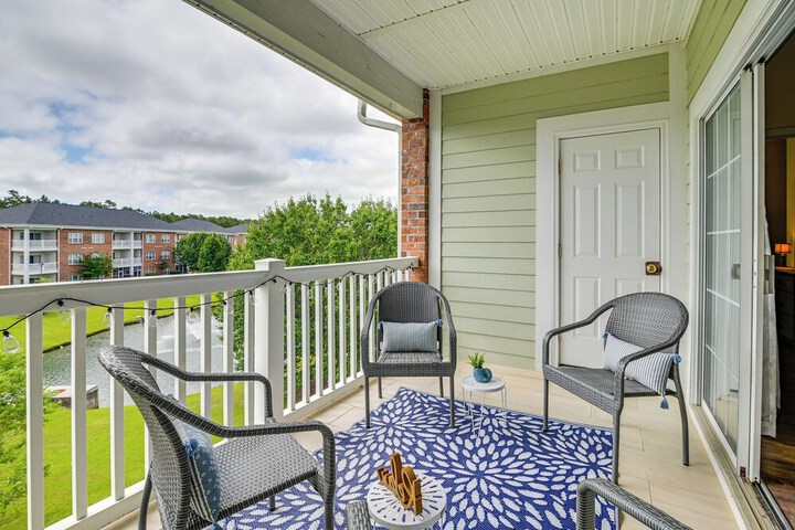 Myrtle Beach Condo w / Large Balcony & Pool Access