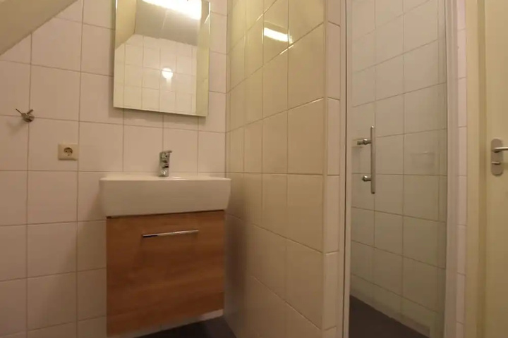 Room 7 of 13