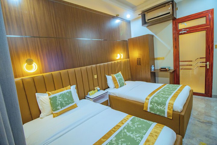 Room 12 of 139