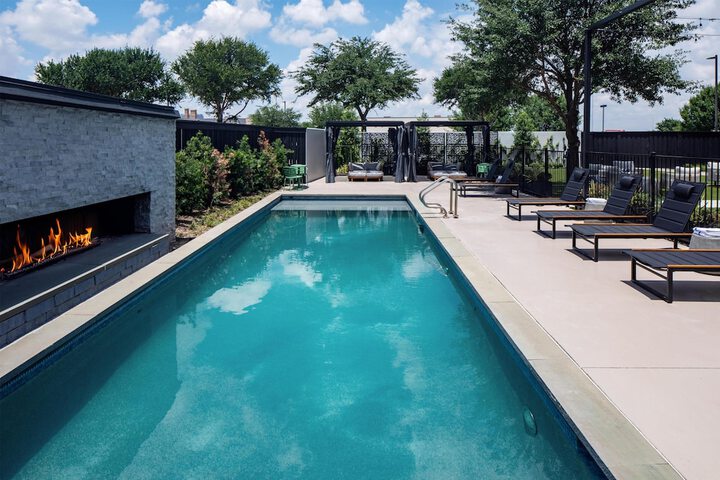 Hotel with Pool