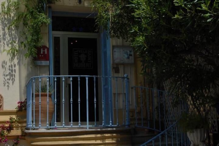 Hotel Entry
