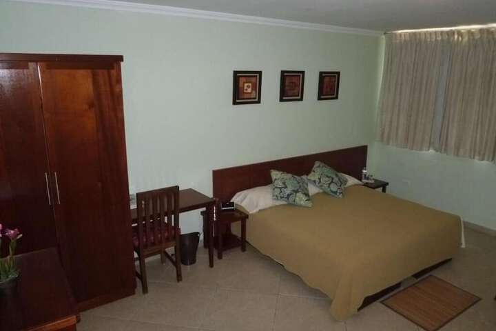 Room 13 of 36
