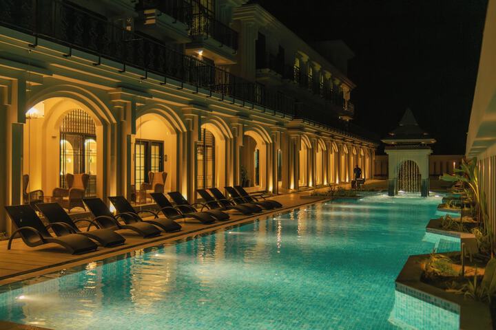 Pool 26 of 35