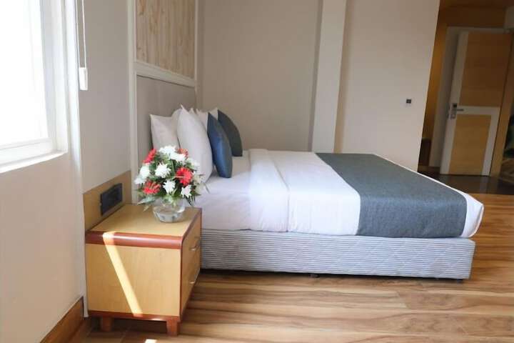 Room 6 of 11