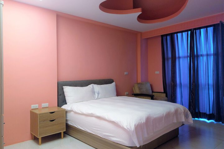 Room 33 of 99
