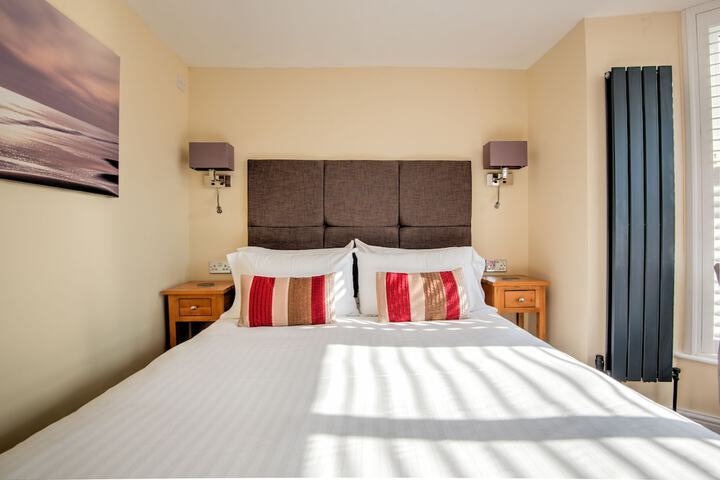 Room 8 of 34