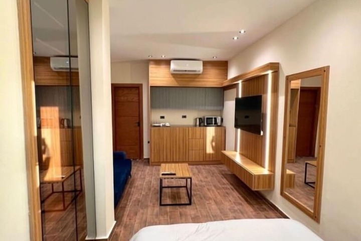 Room 18 of 101