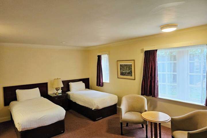 Room 45 of 66