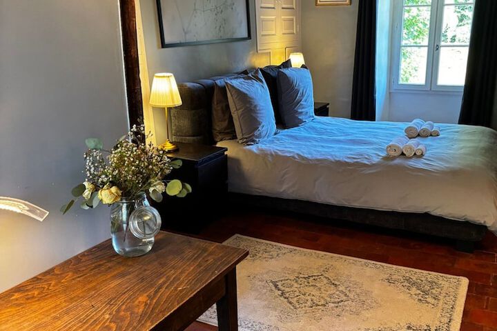 Room 4 of 83