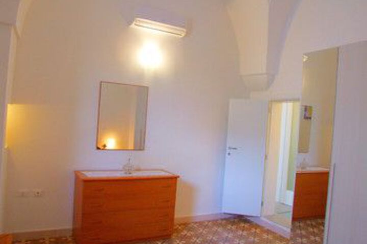 Room 5 of 22