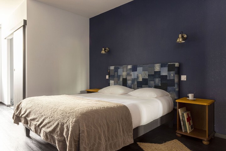 Room 6 of 44