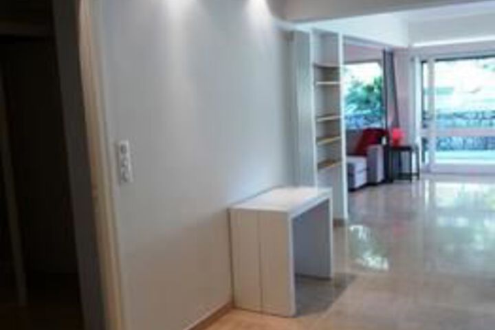 Room 8 of 17