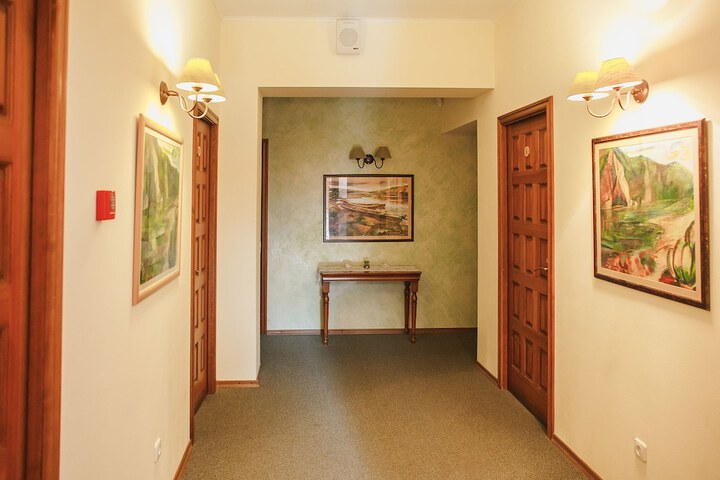 Ballroom/Hall 73 of 89
