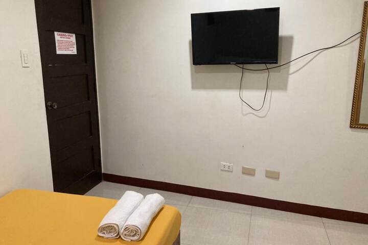 Room 9 of 20