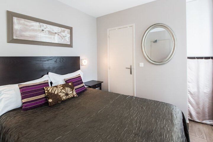 Room 4 of 62