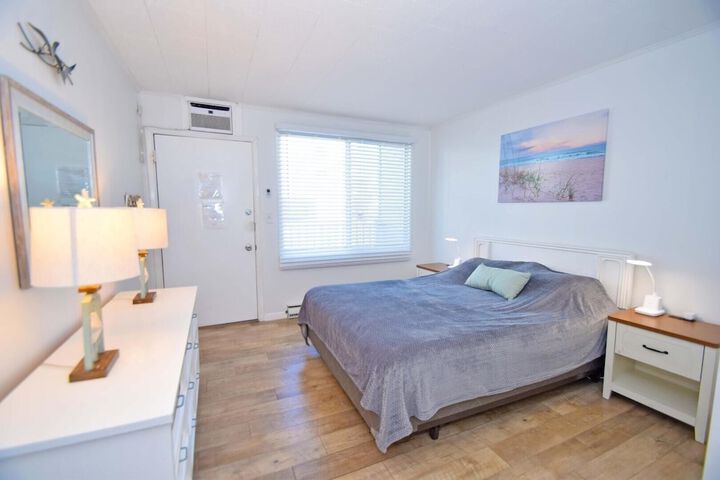 Room 3 of 9