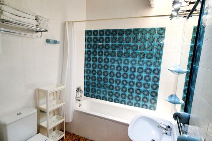 Room 83 of 103