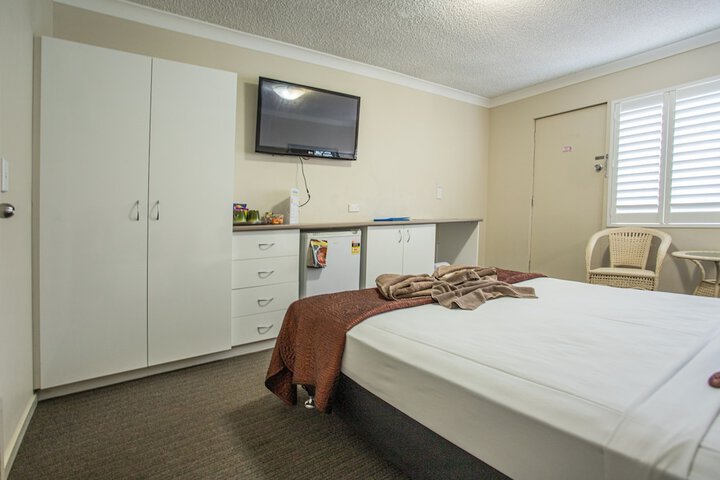 Room 15 of 83