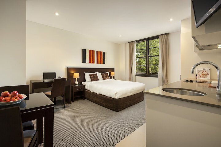 Room 6 of 32
