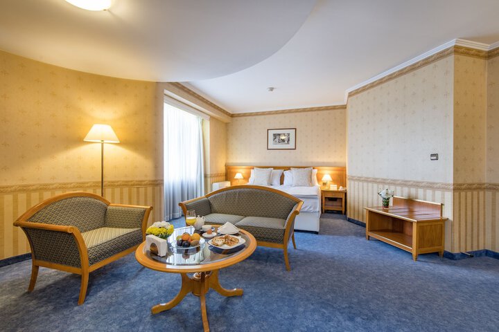 Room 18 of 82