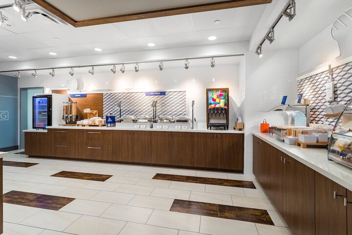 Breakfast/Coffee Service 30 of 47