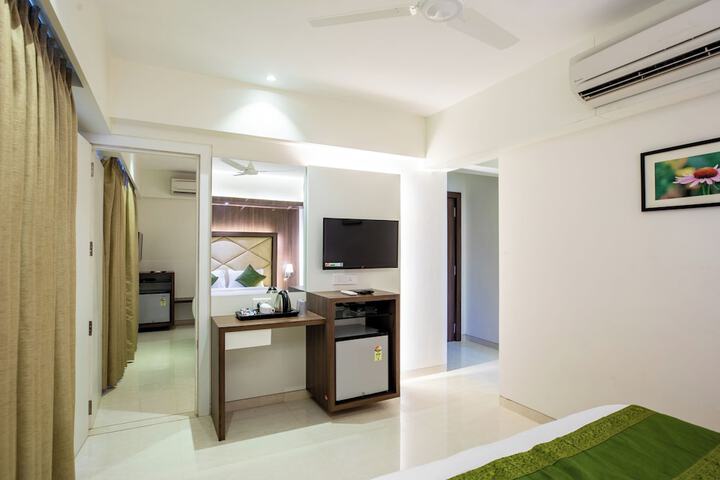 Room 13 of 29