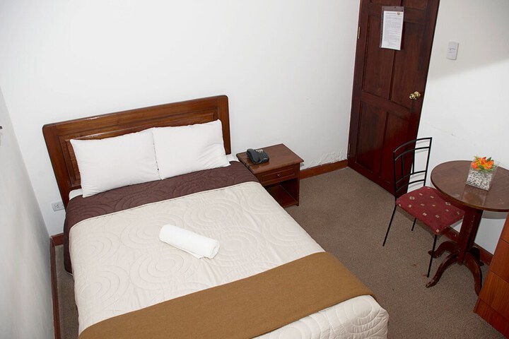 Room 10 of 34