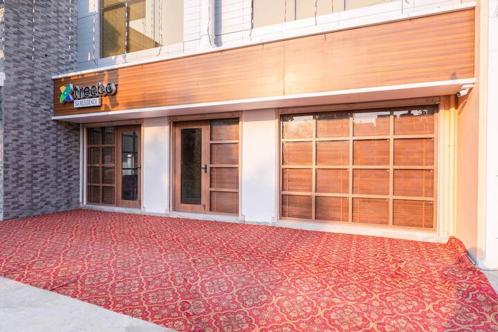 Hotel 4 of 50