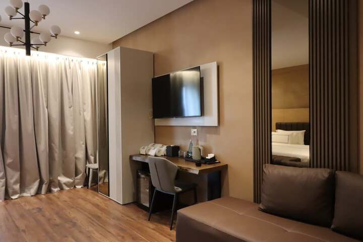 Room 57 of 112