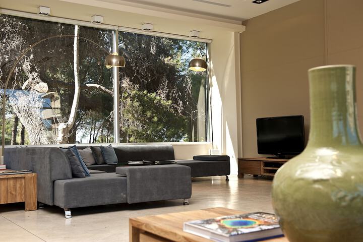 Guest Lobby