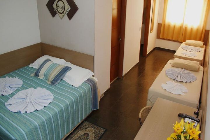 Room 6 of 32