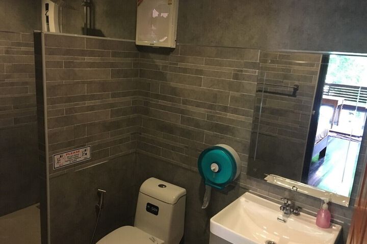 Room 49 of 64