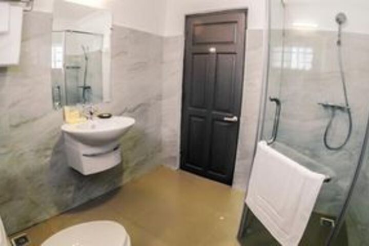 Room 2 of 35