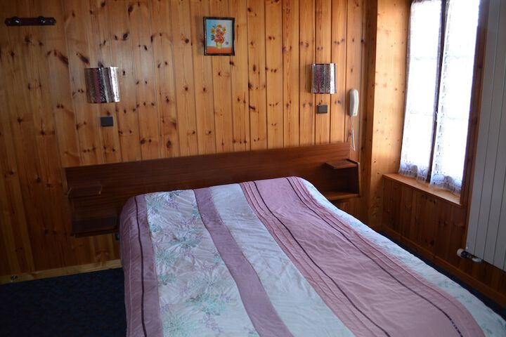 Room 6 of 35