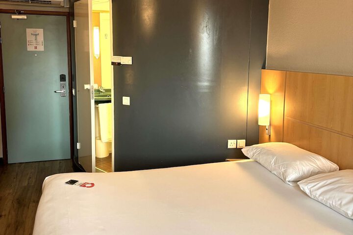 Room 21 of 80