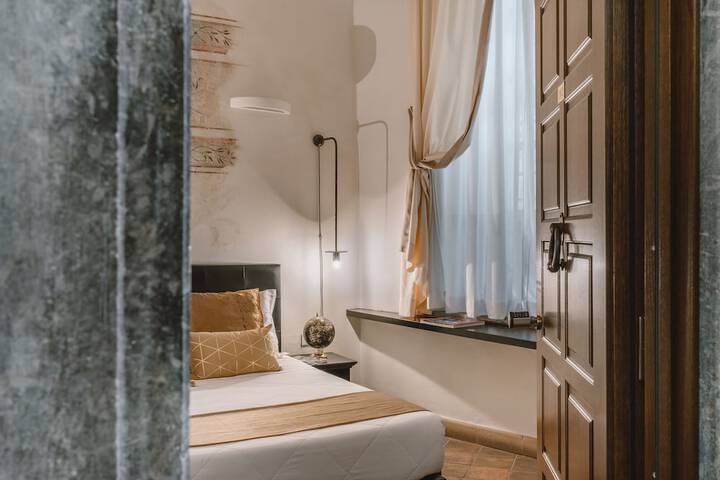 Room 12 of 85