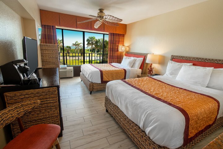 Deluxe 2 Double Beds Sunset View Balcony (5 of 15)