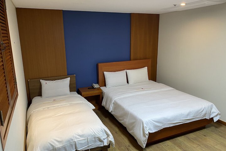 Room 16 of 73