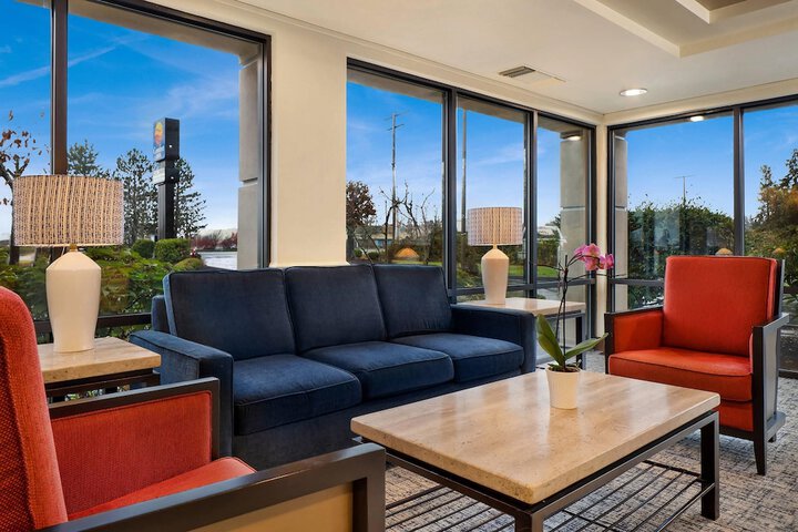 Guest Lobby