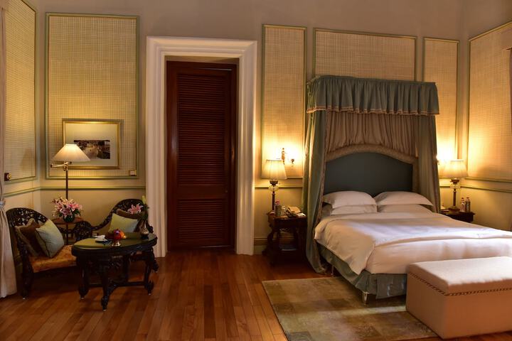 Room 9 of 53