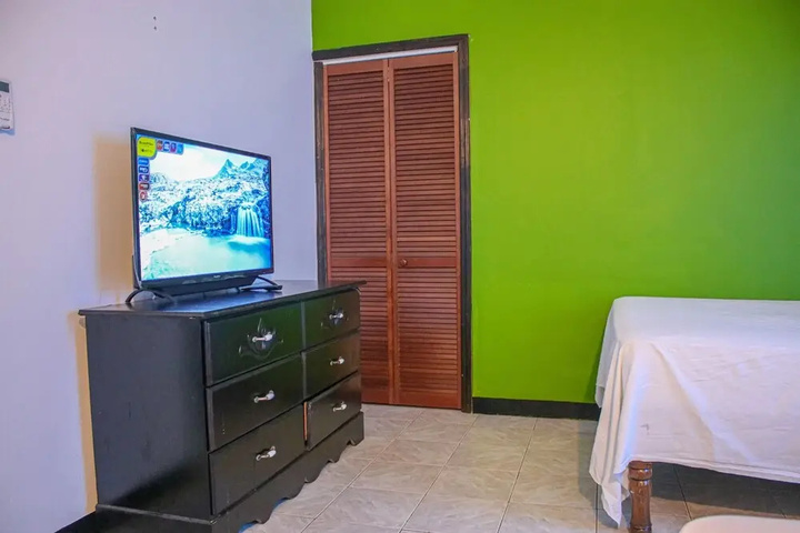 Room 4 of 20