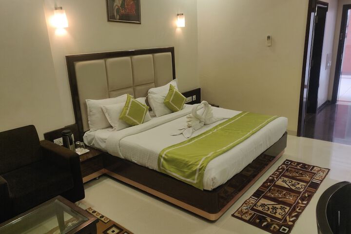 Room 34 of 84