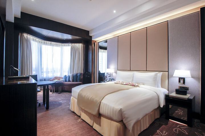 Room 17 of 60