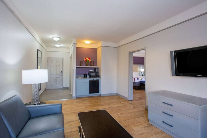 Room 14 of 29