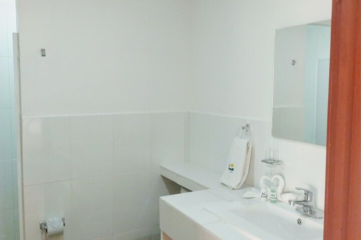 Room 34 of 42