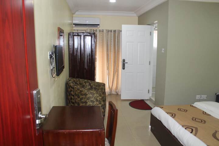 Room 15 of 25