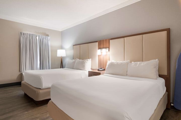 2 Double Beds (5 of 13)