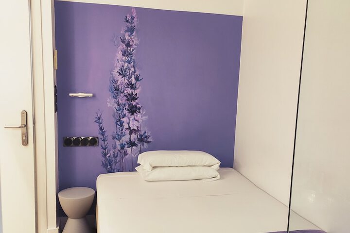 Room 10 of 20