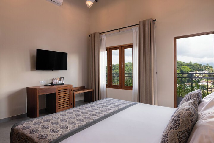 Room 7 of 31