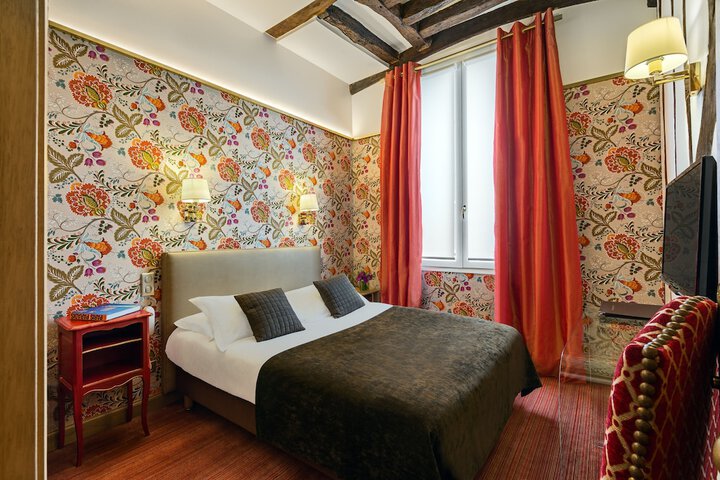 Room 4 of 65